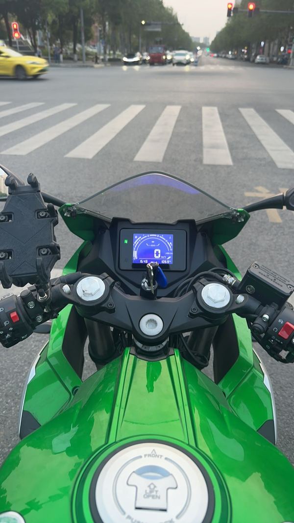 二手贝纳利龙卷风 Tornado 252R