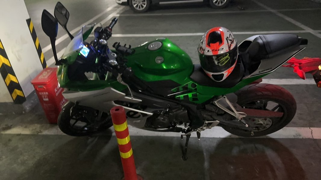 二手贝纳利龙卷风 Tornado 252R