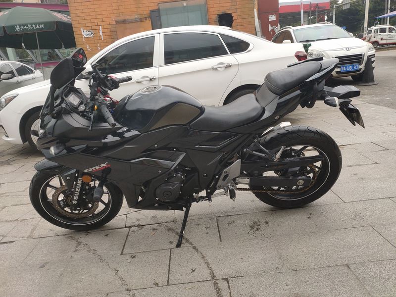 二手豪爵铃木GSX250R