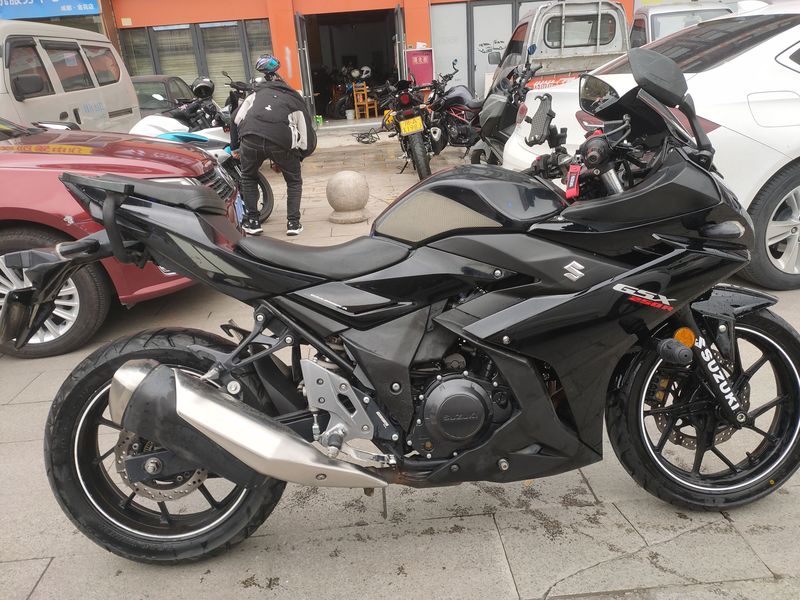 二手豪爵铃木GSX250R