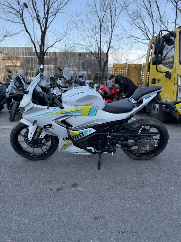 二手QJMOTOR赛250