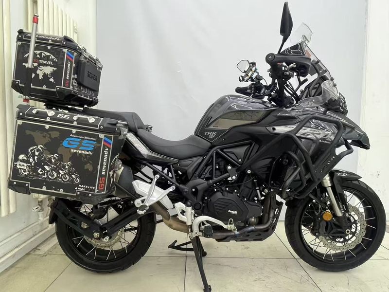 二手贝纳利金鹏 TRK502