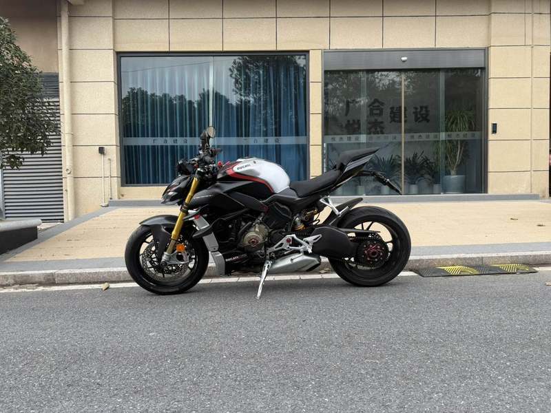 二手杜卡迪Street Fighter V4