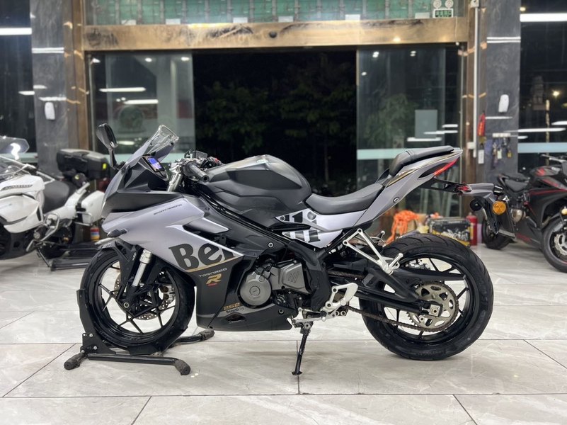 二手贝纳利龙卷风 Tornado 252R