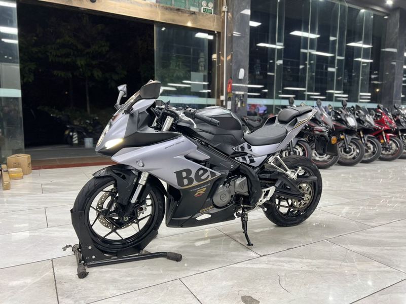 二手贝纳利龙卷风 Tornado 252R