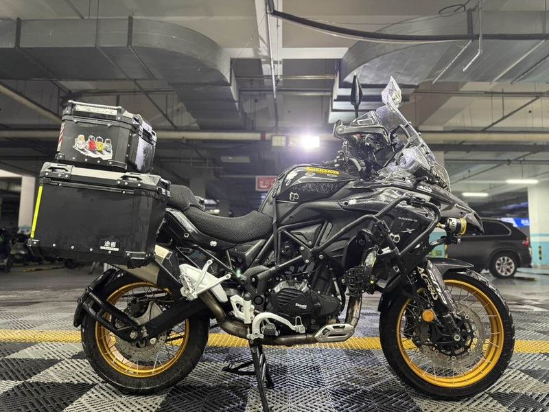 二手贝纳利金鹏 TRK502