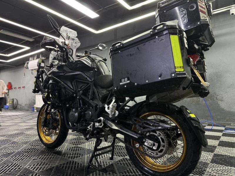 二手贝纳利金鹏 TRK502