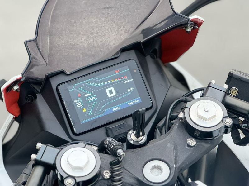 二手贝纳利龙卷风 Tornado 302R