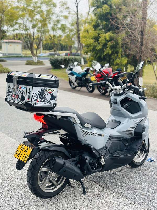 二手三阳哈士奇 Husky ADV150