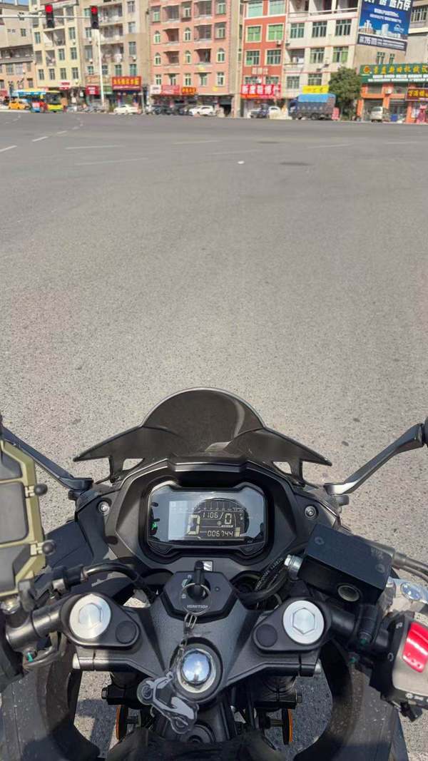 二手豪爵铃木GSX250R