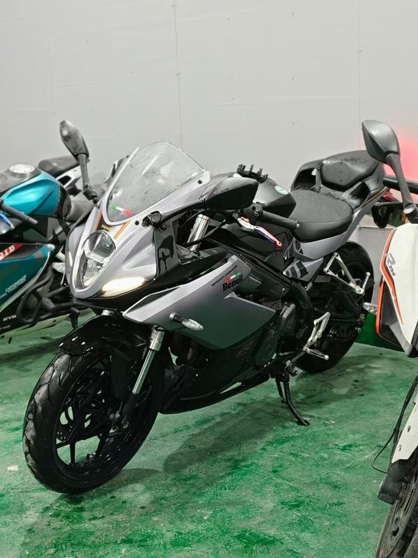 二手贝纳利龙卷风 Tornado 252R