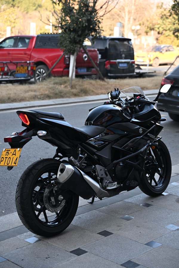 二手豪爵铃木GSX250R