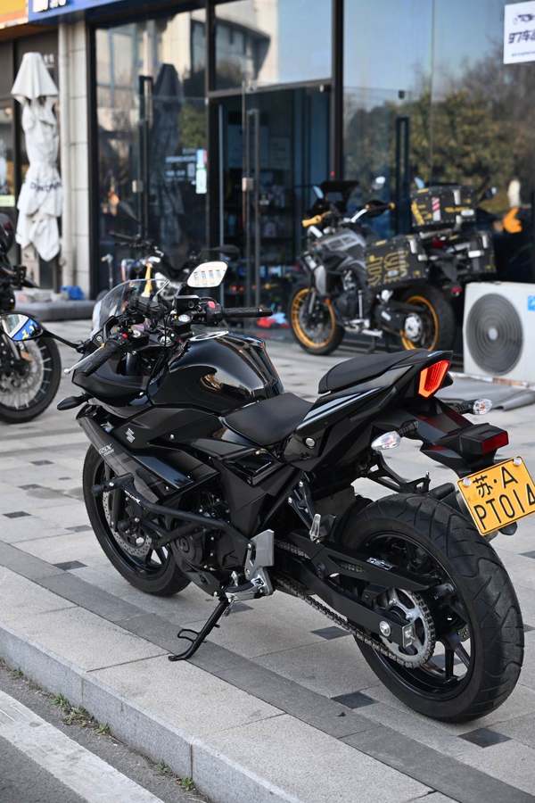 二手豪爵铃木GSX250R