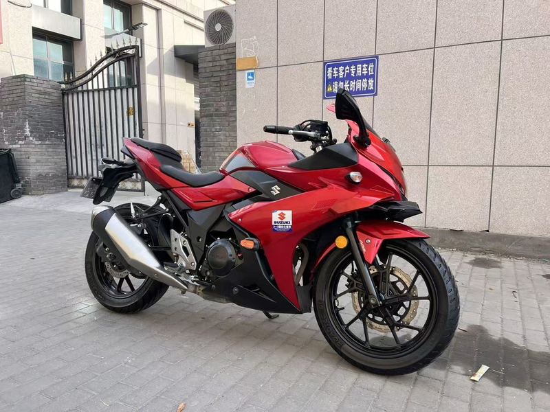 二手豪爵铃木GSX250R