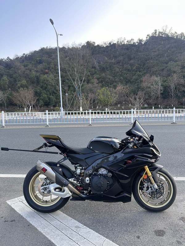 二手阿普利亚RSV4