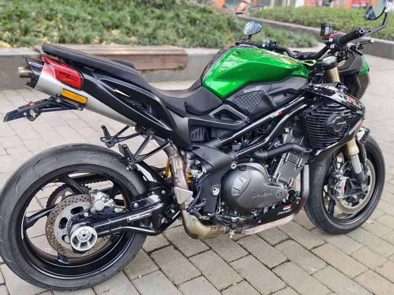 二手贝纳利TNT899