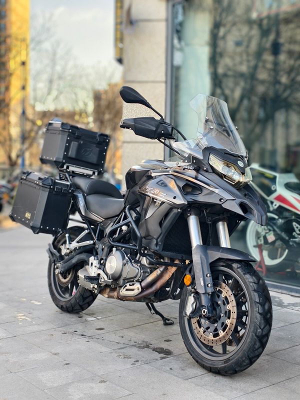 二手贝纳利金鹏 TRK502