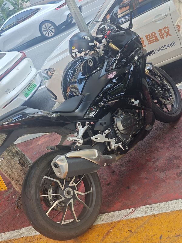 二手贝纳利龙卷风 Tornado 402R