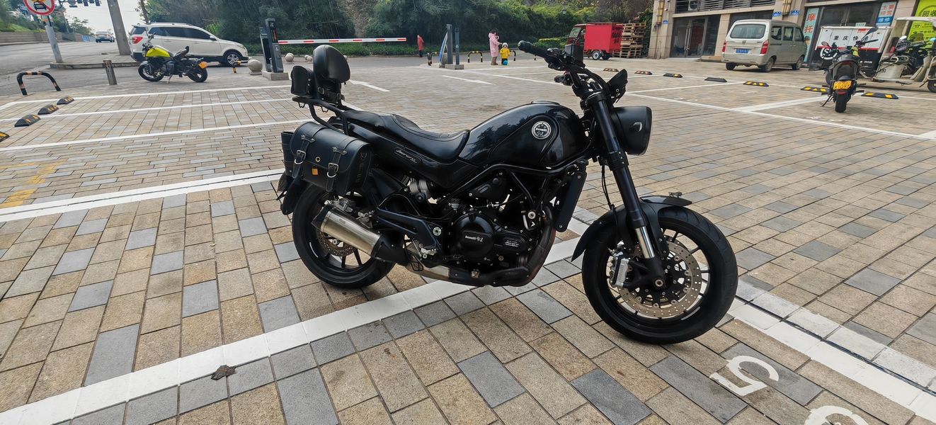 二手贝纳利幼狮 Leoncino 500