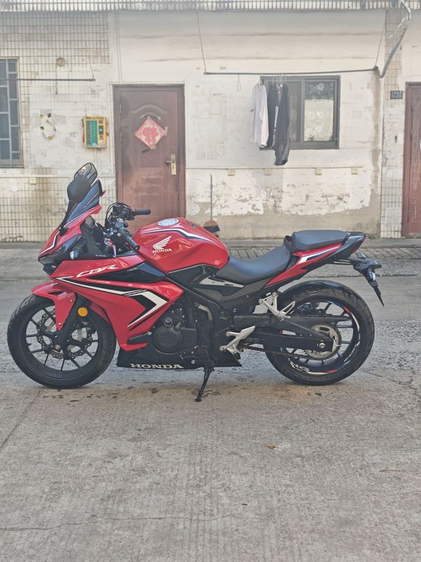 二手本田CBR400R