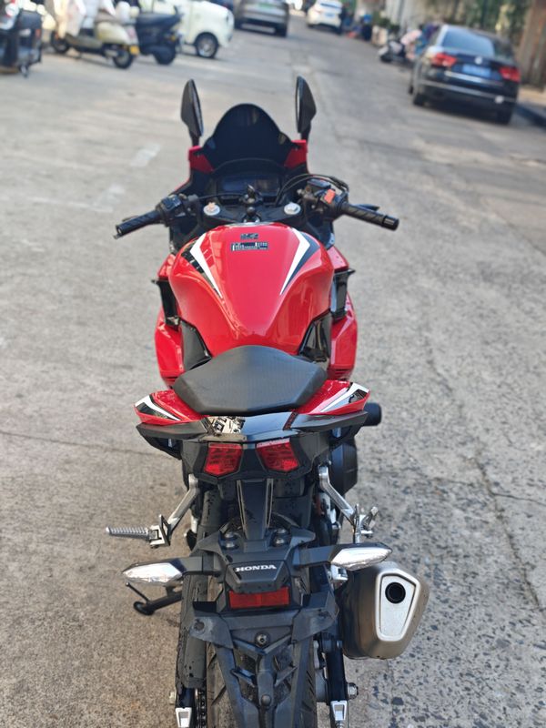 二手本田CBR400R