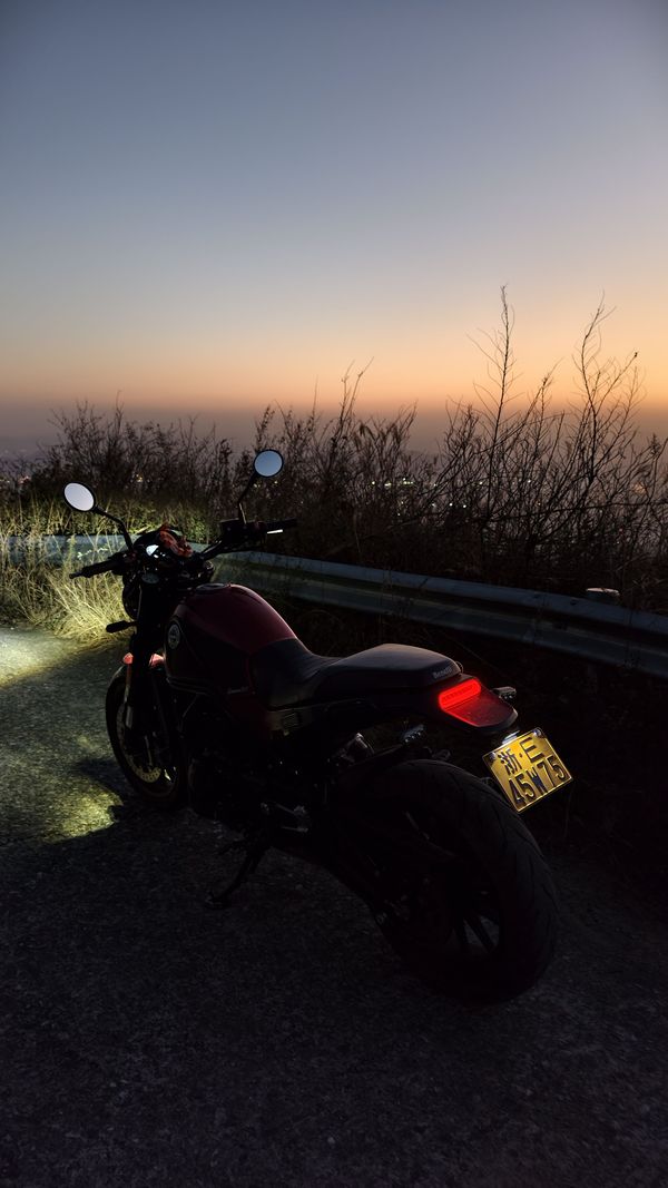 二手贝纳利幼狮 Leoncino 500