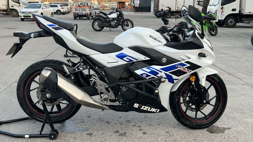 二手豪爵铃木GSX250R