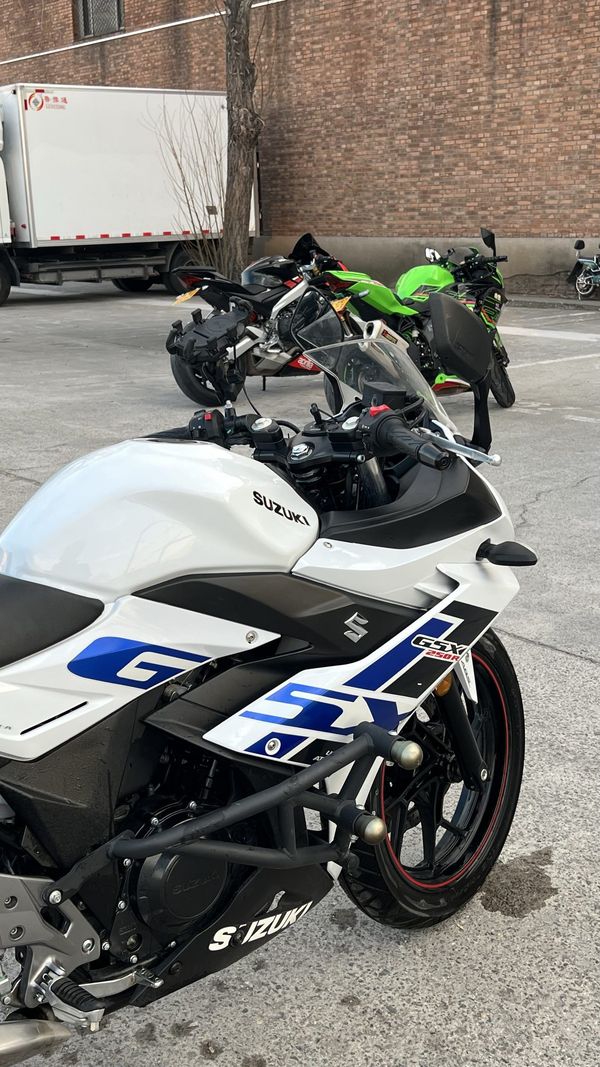 二手豪爵铃木GSX250R