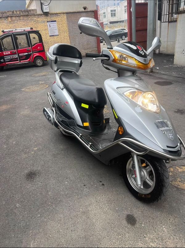 二手豪爵铃木天龙星UA125T-3