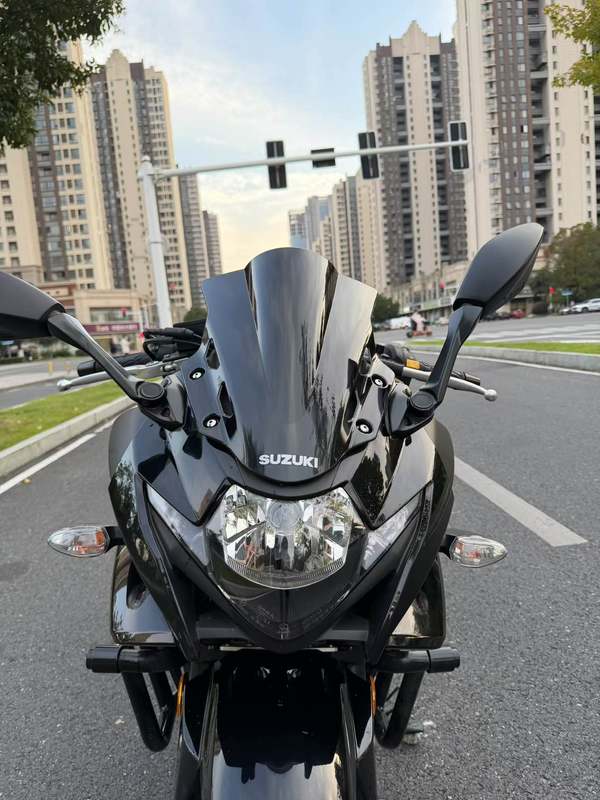 二手豪爵铃木GSX250R