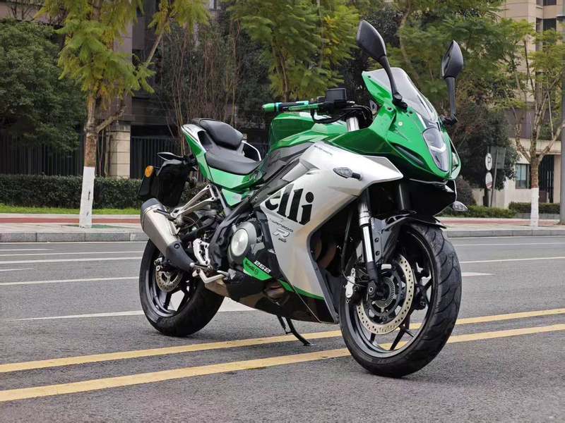 二手贝纳利龙卷风 Tornado 252R