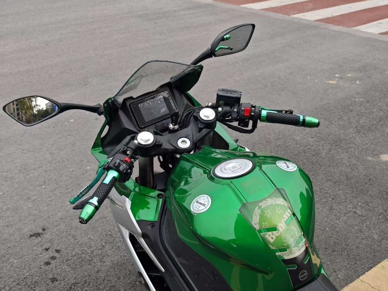 二手贝纳利龙卷风 Tornado 252R