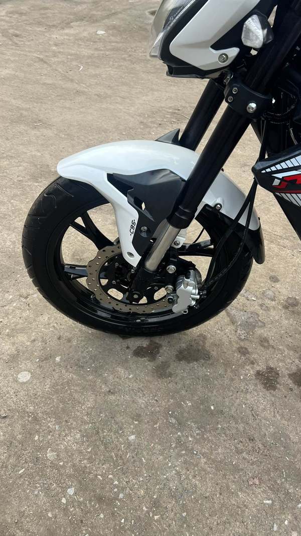 二手贝纳利红宝龙 TNT150i