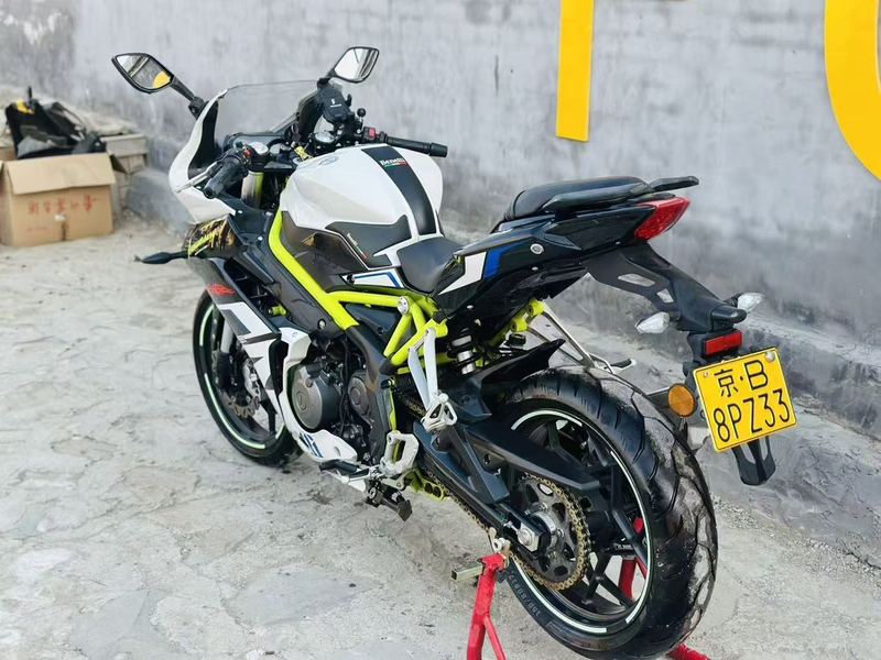 二手贝纳利龙卷风 Tornado 302R