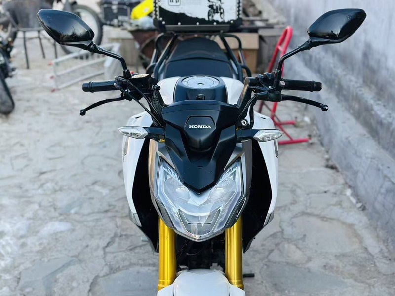 二手五羊本田CB190R 暴锋眼