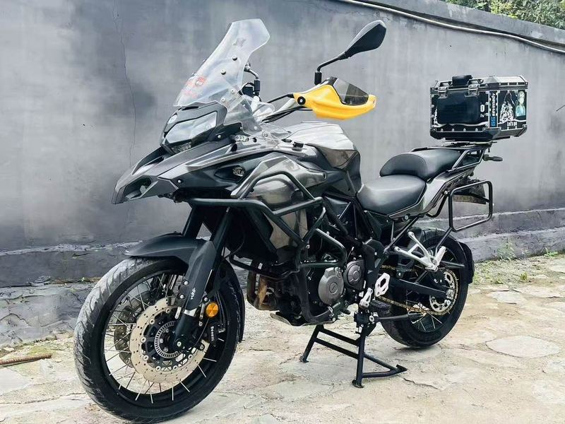 二手贝纳利金鹏 TRK502