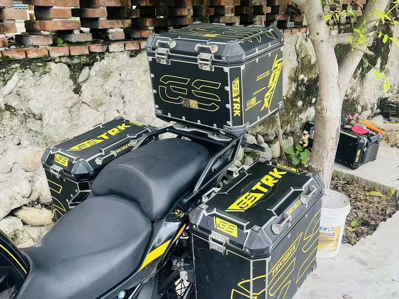 二手贝纳利金鹏 TRK502