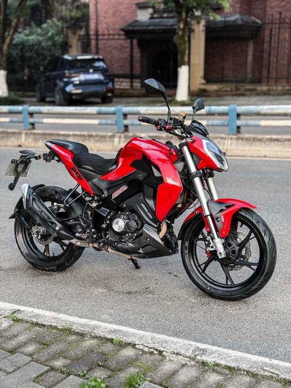 二手贝纳利小迅龙 BN150S