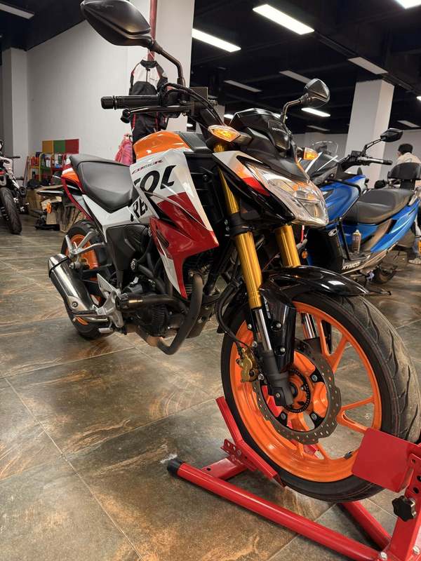 二手五羊本田CB190R 暴锋眼