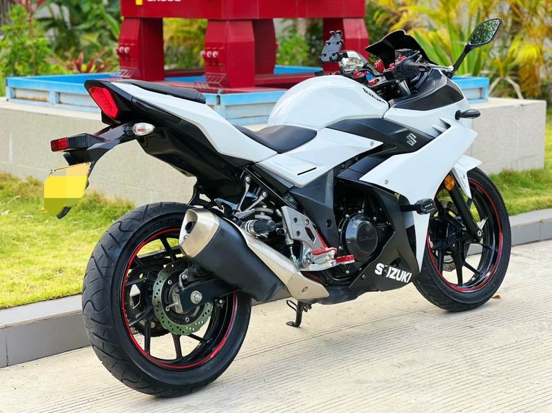 二手豪爵铃木GSX250R