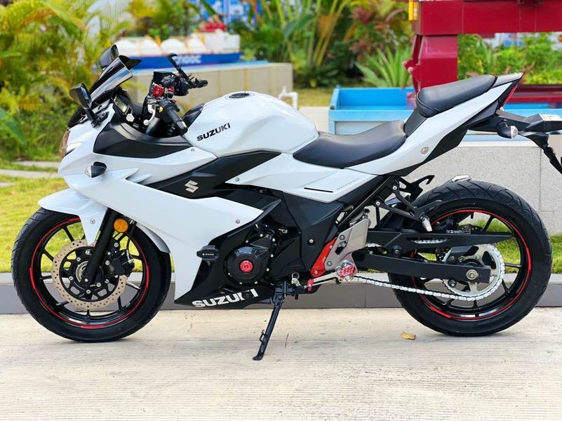 二手豪爵铃木GSX250R