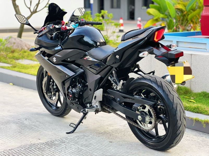 二手豪爵铃木GSX250R
