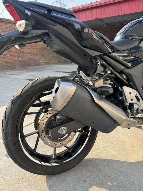 二手豪爵铃木GSX250R
