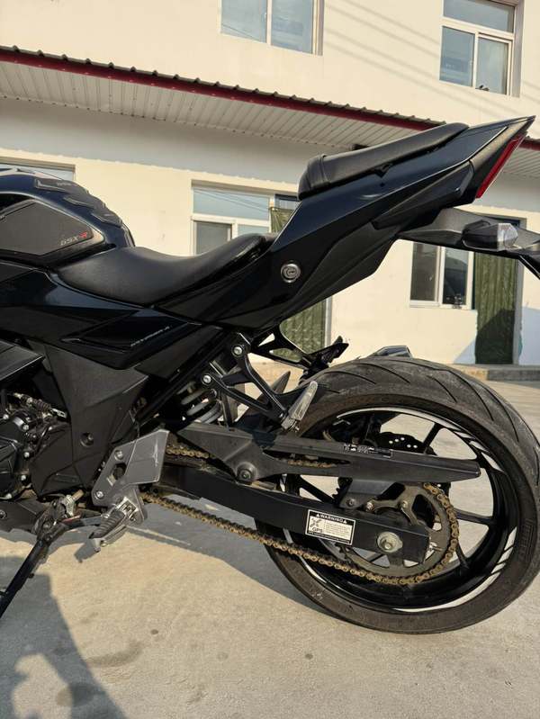 二手豪爵铃木GSX250R