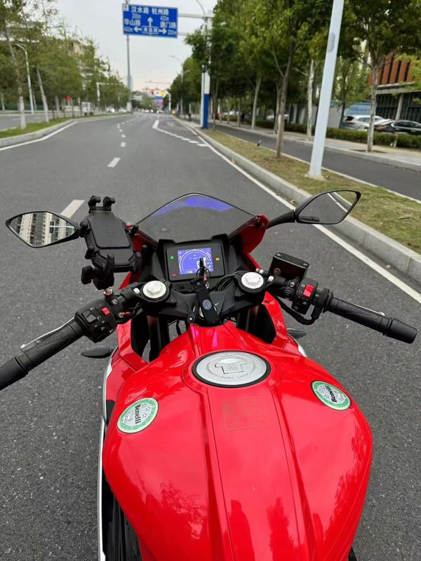 二手贝纳利龙卷风 Tornado 252R