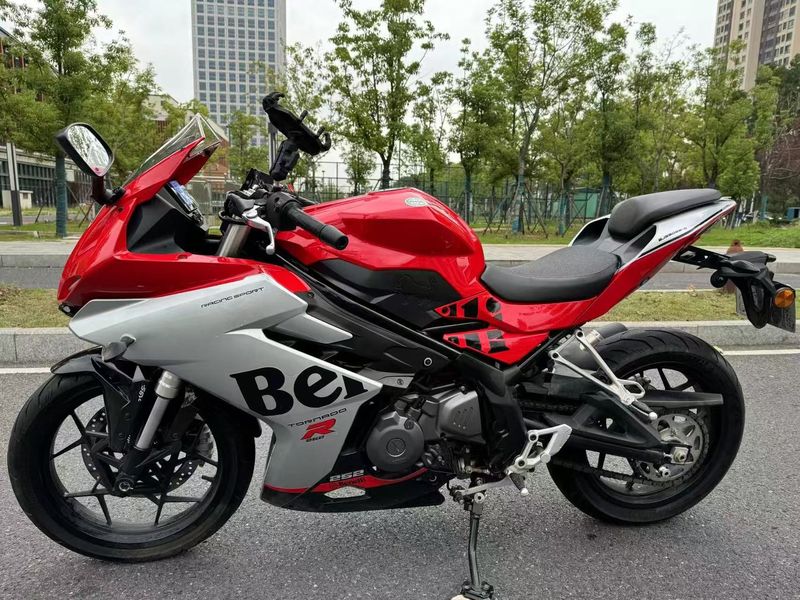 二手贝纳利龙卷风 Tornado 252R
