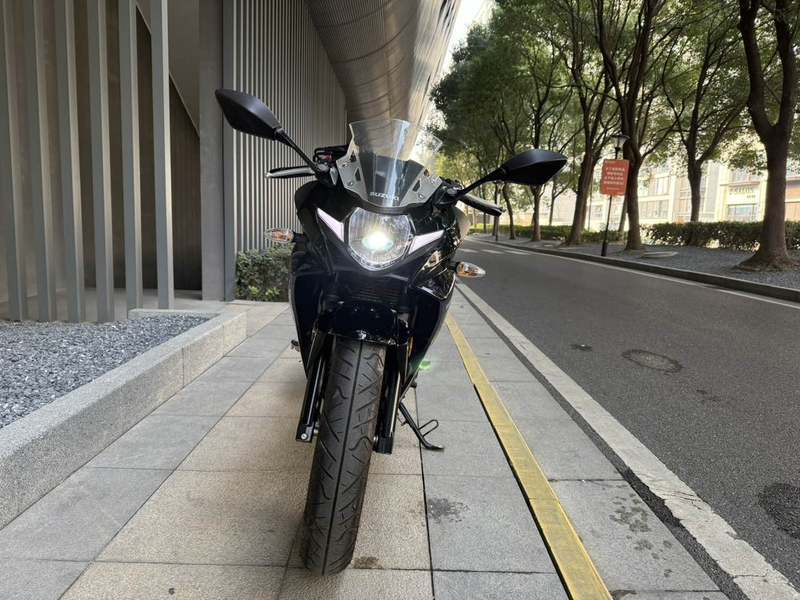 二手豪爵铃木GSX250R
