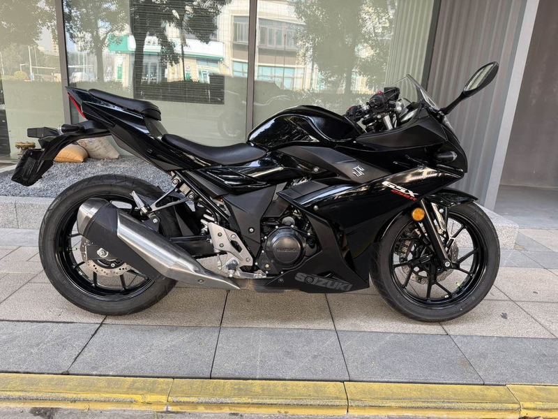 二手豪爵铃木GSX250R