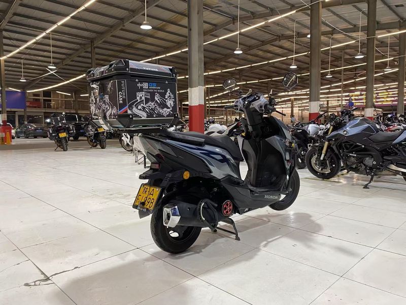 二手新大洲本田裂行 RX125Fi