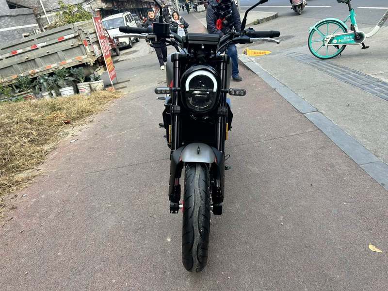 二手贝纳利幼狮 Leoncino 250